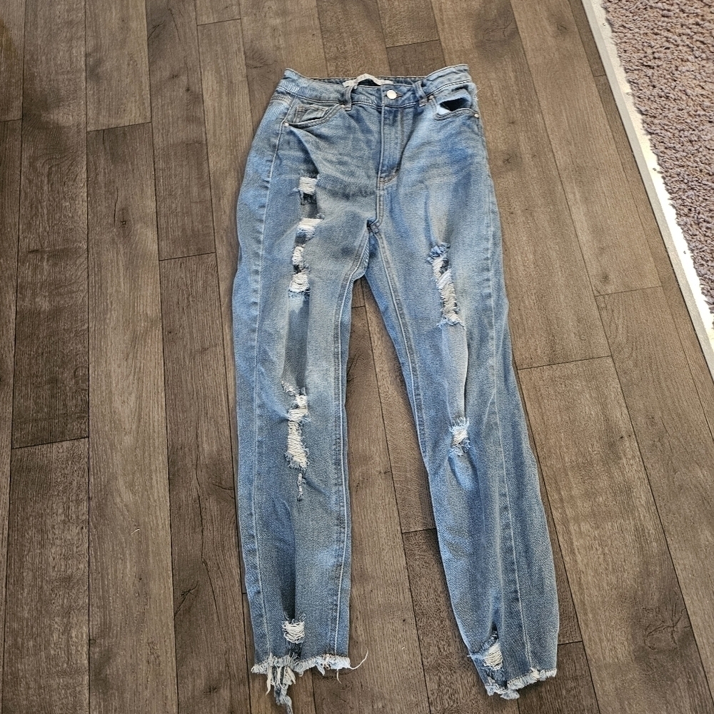 TINSELTOWN jeans size 9 with distressed areas